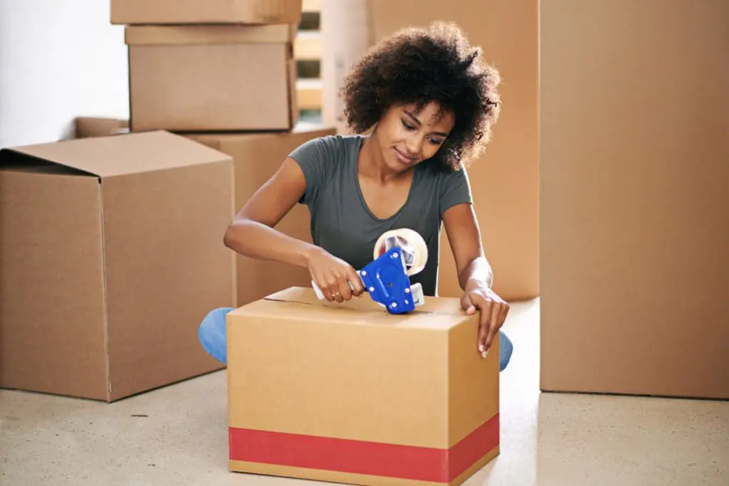 Packing Paper vs Bubble Wrap: It's a Showdown – Moving Boxes, Supplies and  Storage